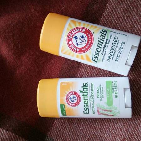 Arm & Hammer, Essentials Natural Deodorant, For Men and Women, Fresh, 2.5 oz (71 g) Review