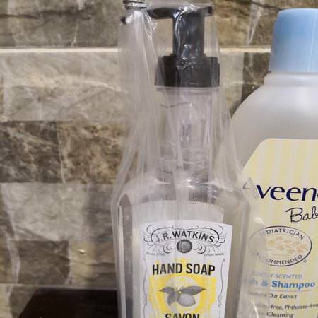 Aveeno, Baby, Wash & Shampoo, Lightly Scented, 18 fl oz (532 ml) Review