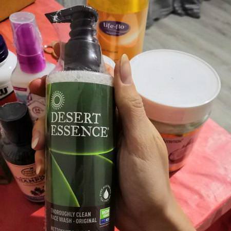 Desert Essence, Thoroughly Clean Face Wash, Original, 8.5 fl oz (250 ml) Review