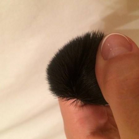 E.L.F, Small Tapered Brush, 1 Brush Review