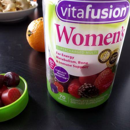 VitaFusion, Women's Complete Multivitamin, Natural Berry Flavors, 70 Gummies Review